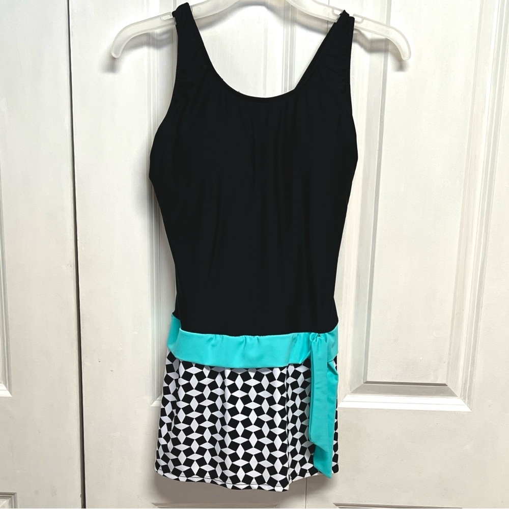 VENUS Multi Color One Piece Swim Skirt Black Aqua $ White Size 8